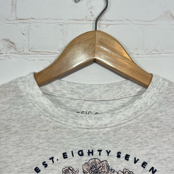 Aeropostale NYC Classic Crew T Shirt Womens Small Gray Embroidered - Picture 3 of 9